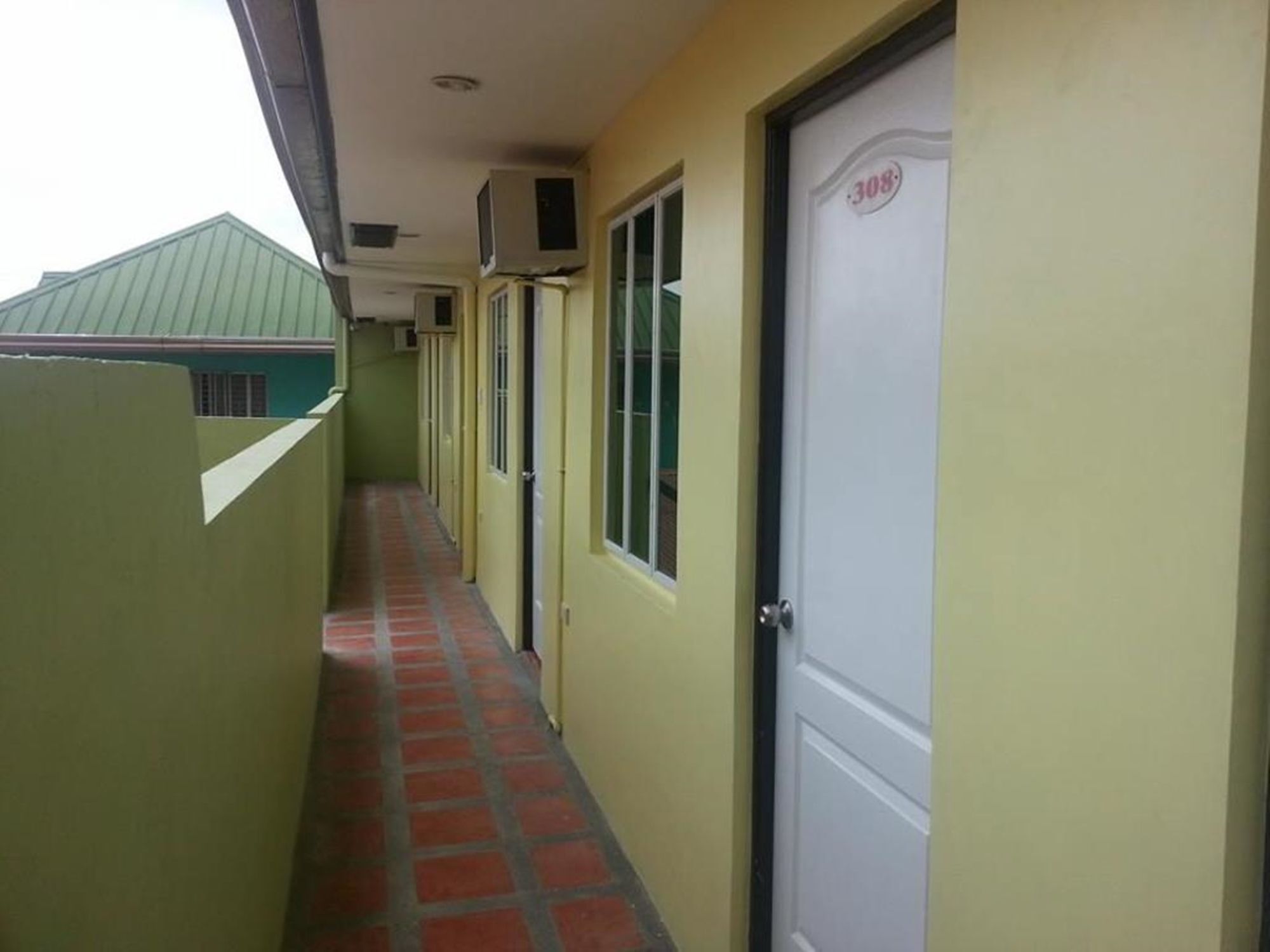 Sun Moon Poolside Hotel Angeles Exterior photo
